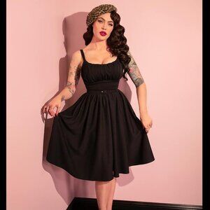 Vixen by Micheline Pitt Cozy Collection Black Ingeneue Size L EUC No Belt